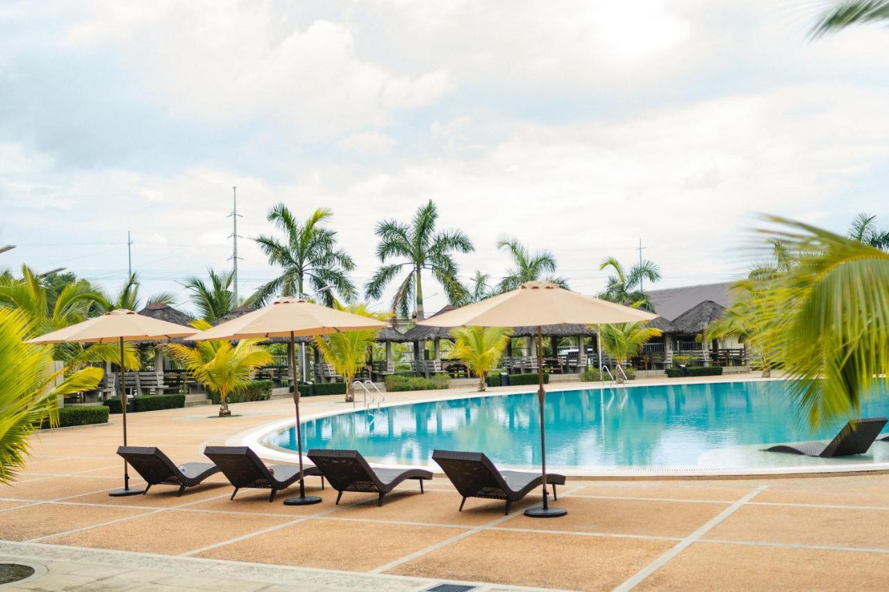 River Palm Hotel And Resort Powered By Cocotel Bugallon Exteriér fotografie